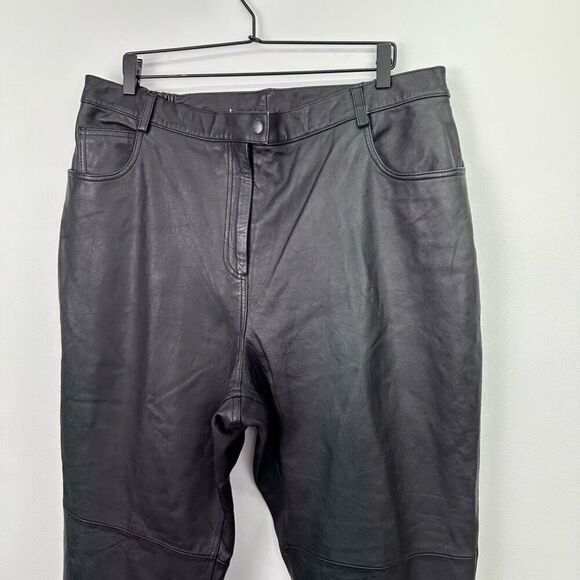 Silhouettes Vintage Women’s Plus size Black Leather High Rise Tapper Leg Pant - Picture 4 of 11